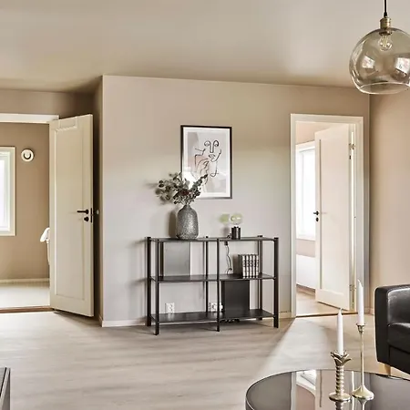 Krueger's Crib By Staysville 4*