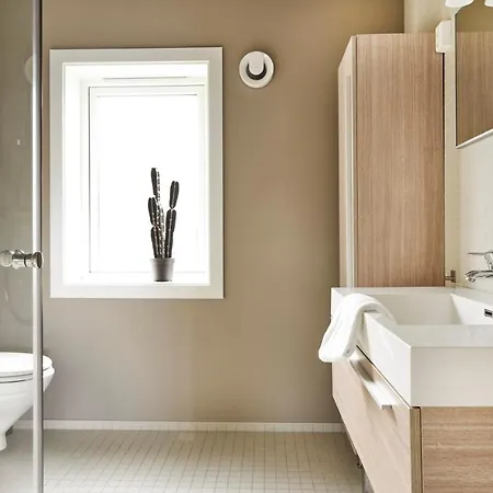 Krueger's Crib By Staysville 4*