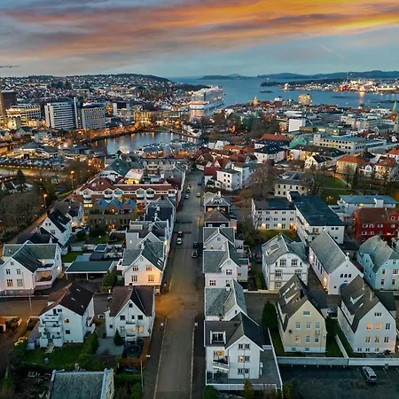 Krueger's Crib By Staysville