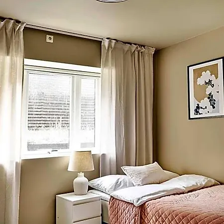 Aparthotel Krueger's Crib By Staysville 4*