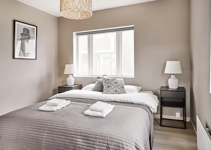 Krueger's Crib By Staysville