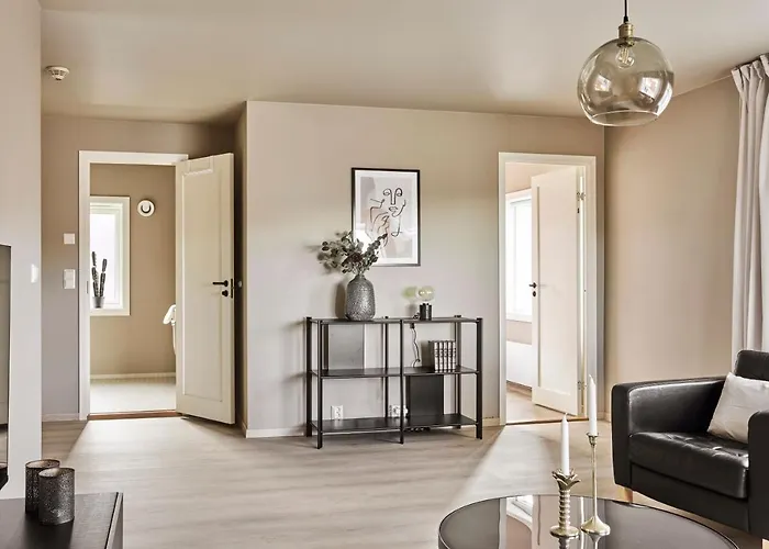 Krueger's Crib By Staysville 4*