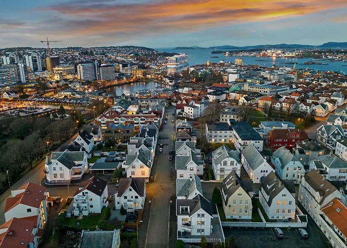 Krueger's Crib By Staysville