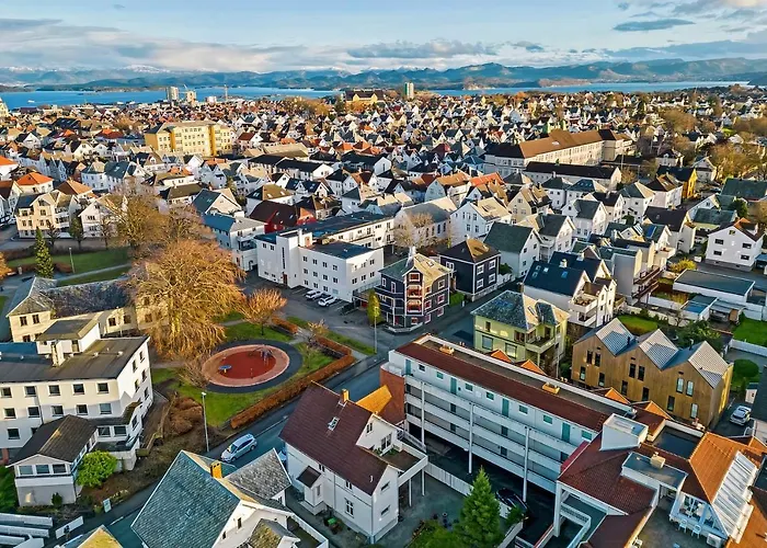 Krueger's Crib By Staysville